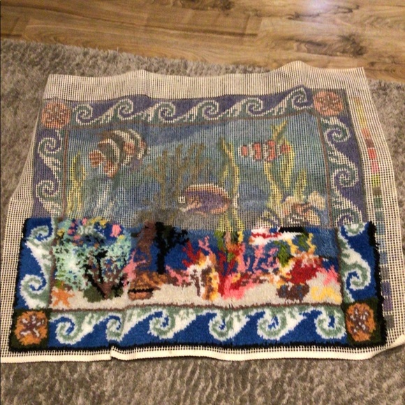 Bernat Latch Hook Coral Reef Rug Wall Hanging 30” x 40”.  READ DESCRIPTION - Picture 6 of 7